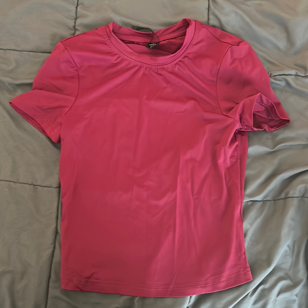 STRETCHY WORKOUT TEE